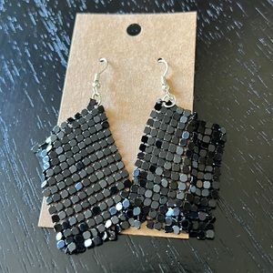 RETRO 80s black metal mesh earrings-NWT
